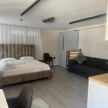 Apartment Ama's 7 Parking, Balcony And Kitchen